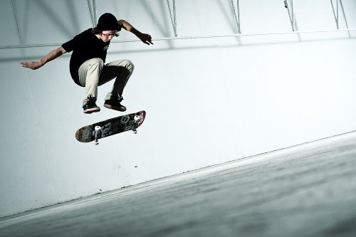 Soedan Mondstuk Afvoer Skateboard Trick Tips Flat | Video Guides | skatedeluxe Blog