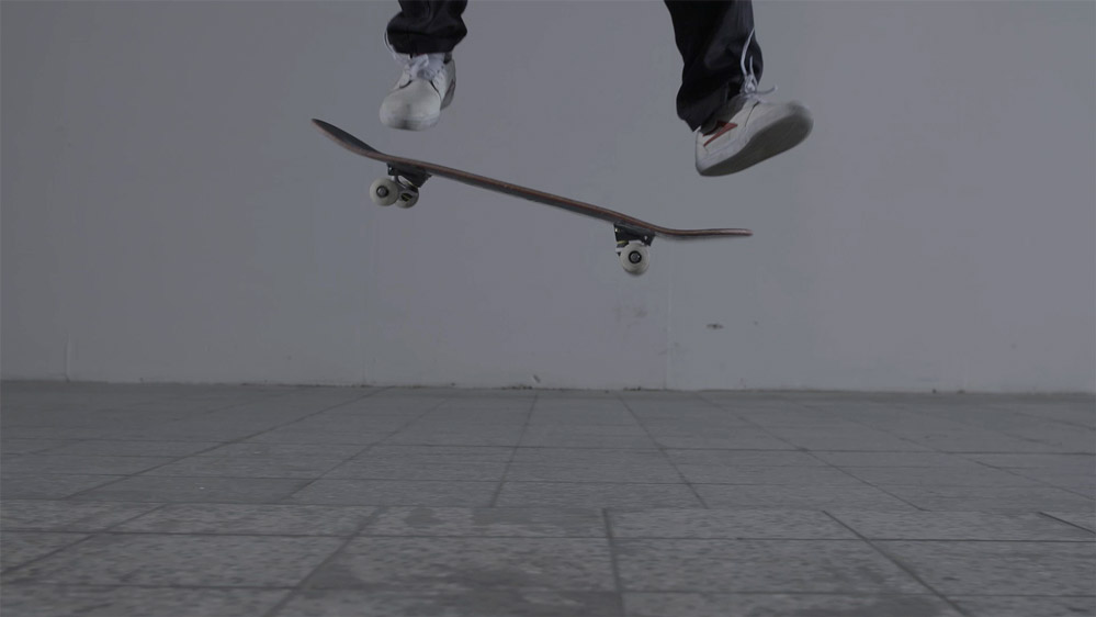 Comment Faire le Kickflip - Skateboard Trick Tip | skatedeluxe Blog