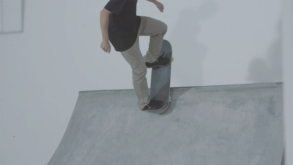 How to: Rock 'n' Roll - Skateboard Trick Tip | skatedeluxe Blog