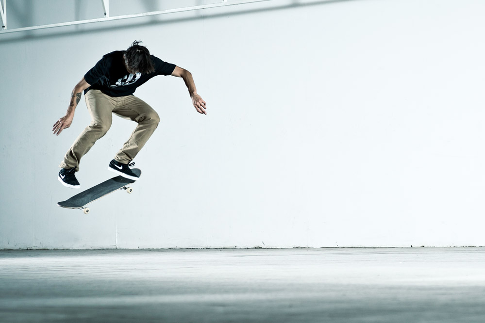Comment faire le BS 180 Kickflip - Skateboard Trick Tip | skatedeluxe Blog
