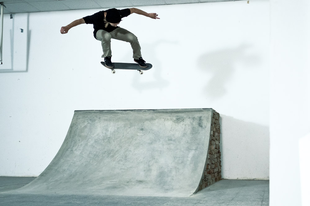 Ben Dillinger - Skateboard Trick BS Ollie