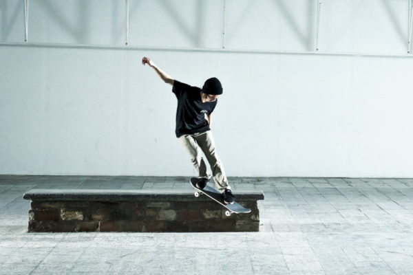 How to: BS Smithgrind - Skateboard Trick Tip | skatedeluxe Blog